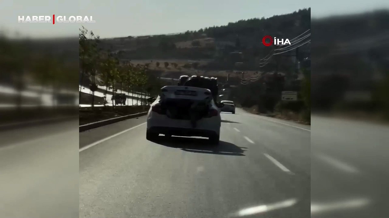 Otomobilin bagajında tehlikeli yolculuk