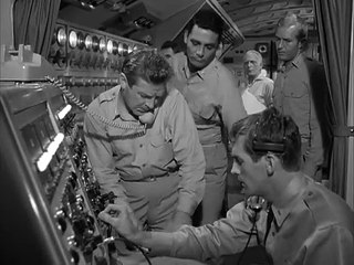 Viaje al Fondo del Mar, 01x09, Linea Roja