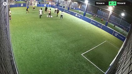 Ayoub 09/10 à 19:06 - Football Terrain 4 (LeFive Annemasse)