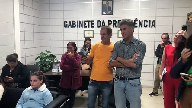 Vereadores mirins de Cascavel apresentam ofício ao prefeito com sugestões para a cidade