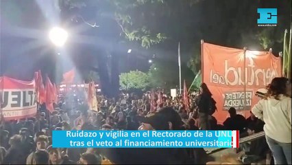 Ruidazo y vigilia en el Rectorado de la UNLP tras el veto al financiamiento universitario