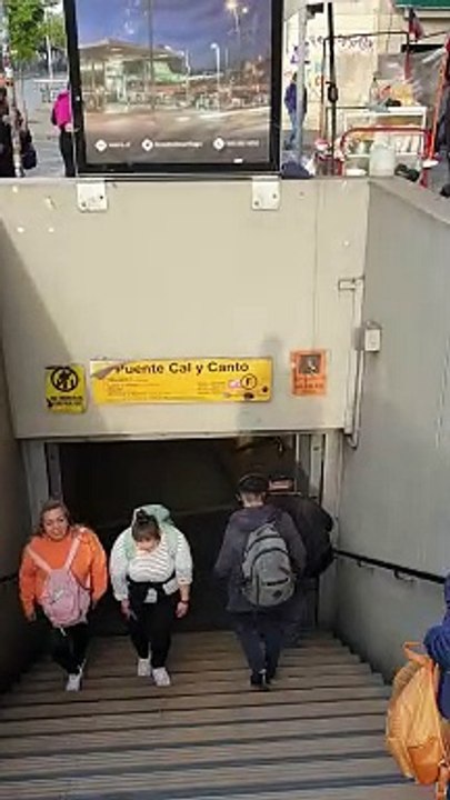 Puente Cal y Canto Metro Station 