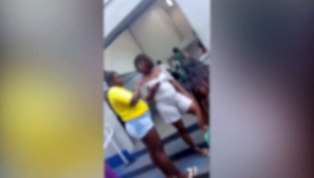 Mulher descobre traição e parte para cima da amante do marido