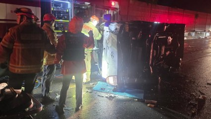 서해안선 부안나들목 화물차 사고...2명 사망 / YTN