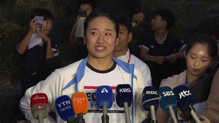 '땀과 눈물'로 복귀한 안세영...협회와는 평행선 / YTN