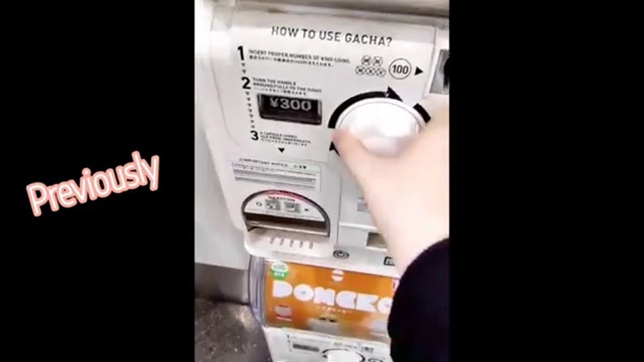 Mini Tokyo banana gacha squishy squeeze complete set