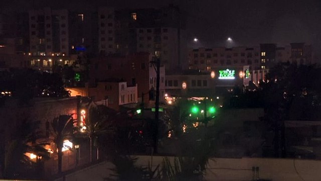 El “extremadamente peligroso” huracán Milton toca tierra en Estados Unidos