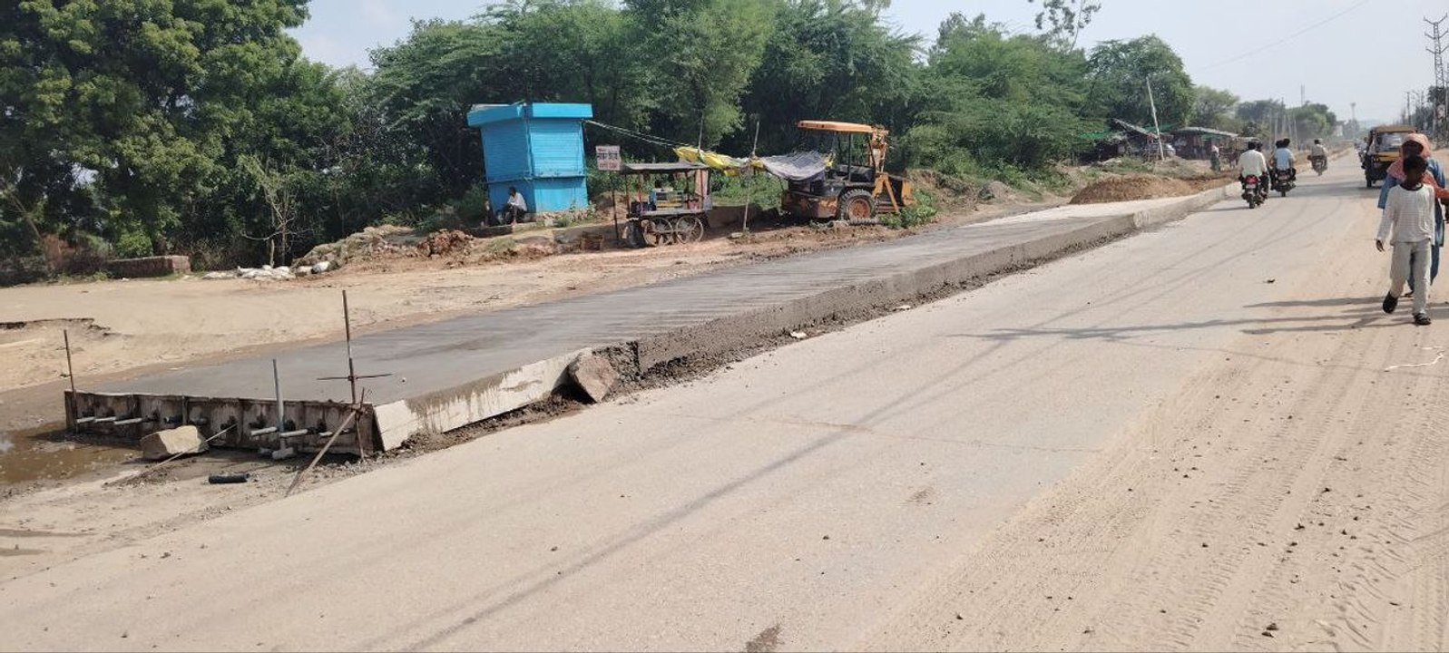 संवेदक को फिक्र न अधिकारी गंभीर, ढाई वर्ष से रे...