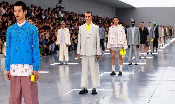 أسبوع الموضة في الرياض يعلن حاجته إلى عارضي أزياء