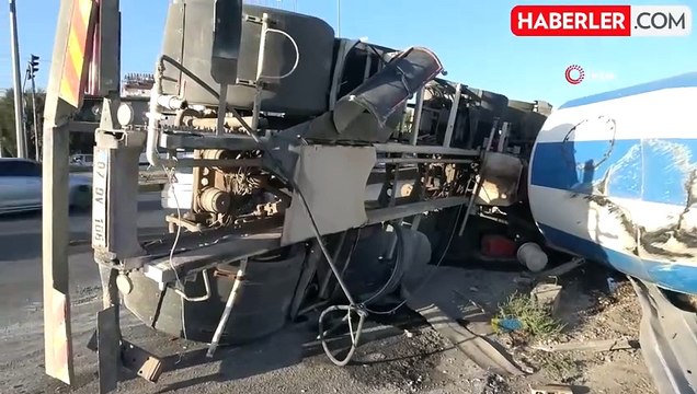 Antalya'da Beton Mikseri Virajda Yan Yattı: 1 Yaralı