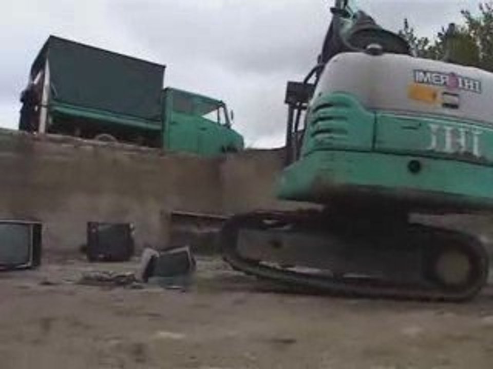 Bombyourtvtracto2