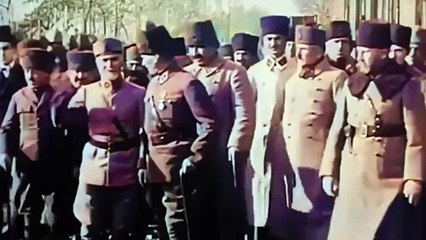 Atatürk'ün yanı başında