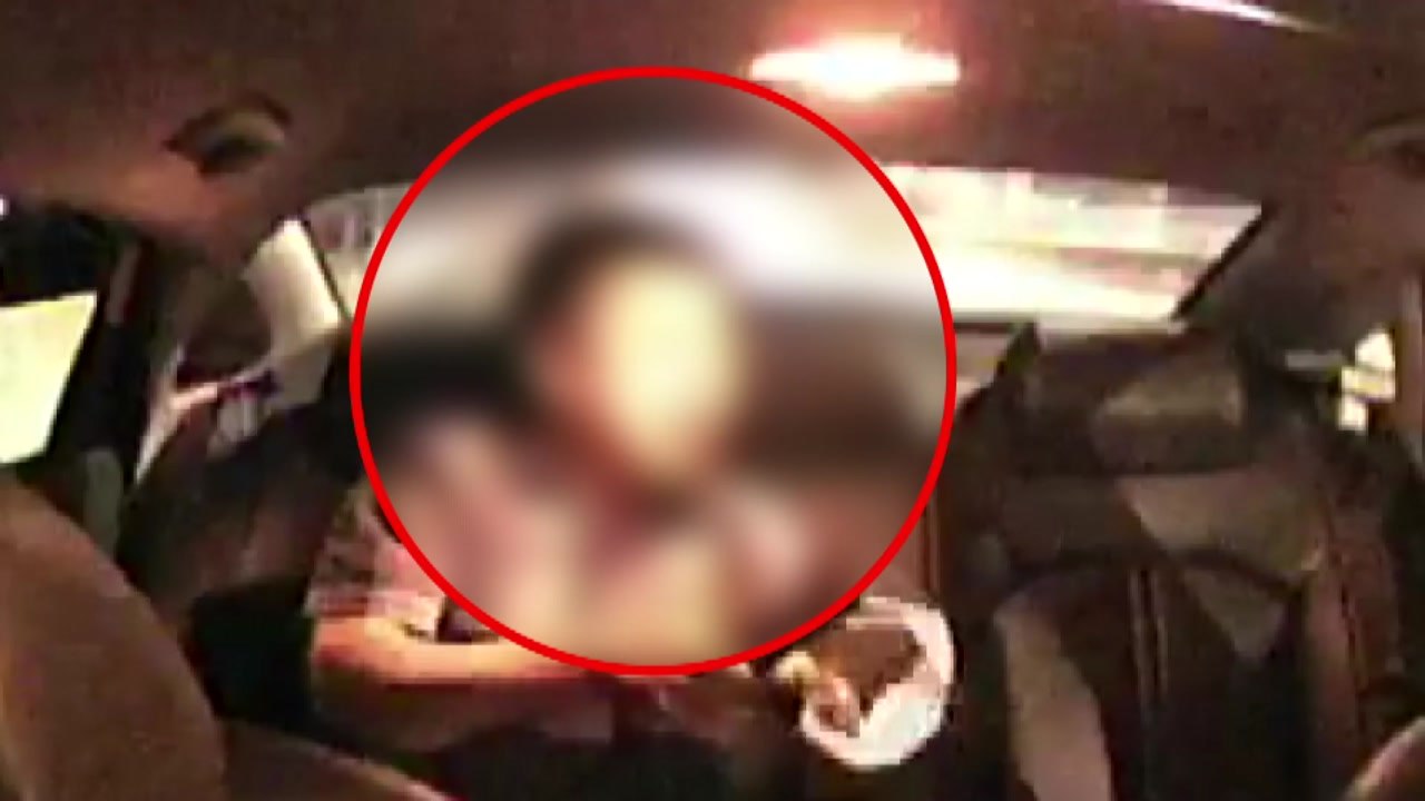 휴대전화로 여성 택시기사 마구 폭행...50대 남성 체포 [앵커리포트] / YTN