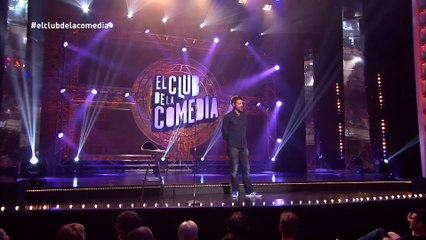 Quequé - Me miro al espejo y lo mismo me ha salido una cana que un grano pajero [El Club de la Comedia] #monologo #risa #chiste