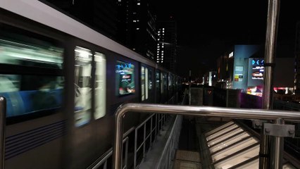 ゆりかもめ7300系 お台場海浜公園駅発着シーン