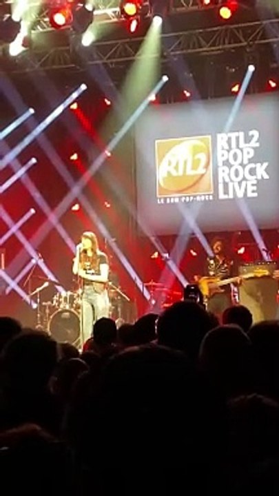 Clara Luciani chante "Tout pour moi" en live à RTL2