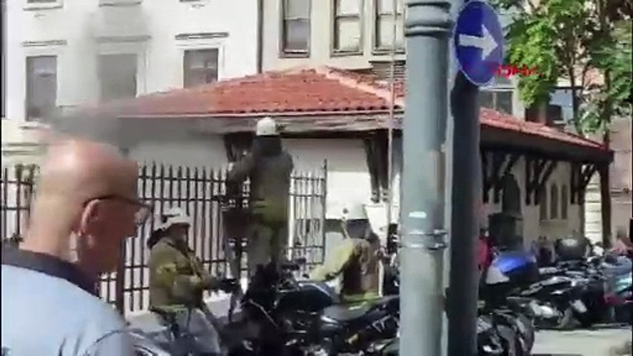 İstanbul - Beyoğlu Belediyesi'nde trafo patladı, bina boşaltıldı-1