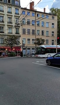 Un des derniers Renault Irisbus Cristalis ETB12 des TCL sur la C18