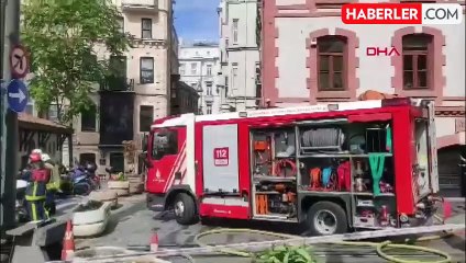 Beyoğlu Belediyesi'nde trafo patladı, bina boşaltıldı-1
