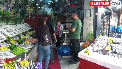 Bulgar Turistler Edirne'de Balık Alışverişine Yoğun İlgi Gösteriyor