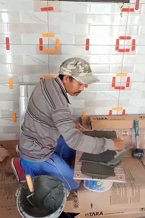 दीवार पर सिरेमिक कैसे बिछाएं  How to lay wall ceramics  Duvar seramiği nasıl döşenir
