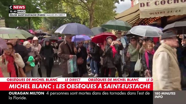 Regardez les images très émouvantes du cercueil de Michel Blanc, décédé à l'âge de 72 ans, qui est entré dans l'église Saint-Eustache à Paris cet après-midi