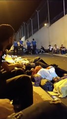 Download Video: Migrants afghans dans le centre de Tuzla