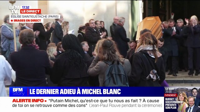 Obsèques de Michel Blanc: le cercueil de l'acteur quitte l'église Saint-Eustache sous les applaudissements