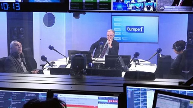 Personnalités et anonymes en nombre pour un adieu «Splendid» lors des obsèques à Michel Blanc