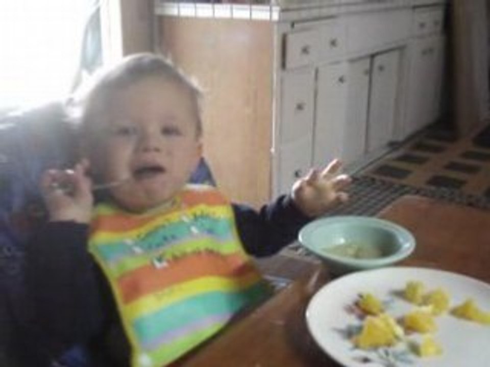 Using a spoon video
