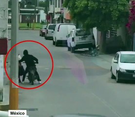 México: Policías de Tultepec prefieren huir de asalto que ayudar a una mujer.