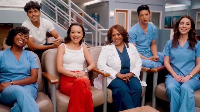 THR On Set of 'Grey's Anatomy' With Chandra Wilson, James Pickens Jr. and Cast | THR Video