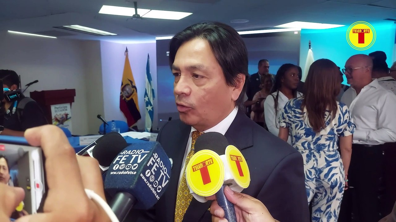 ANDRÉS FANTONI PRESIDENTE DEL CPCCS DIJO QUE SON ÍCONOS EN LA FORMACIÓN DE LOS NUEVOS PROFESIONALES