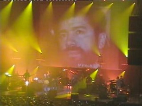 MAGNIFIQUE HOMMAGE DE TAKFARINAS A MATOUB LOUNES