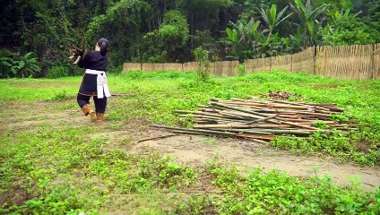 Dwarf family fights with a giant python while erecting fence construction - Survive in the wild