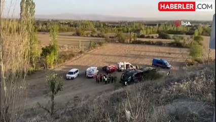 Afyonkarahisar'da yolcu otobüsü şarampole yuvarlandı: 21 yaralı