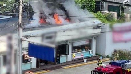 수원 영통 고깃집에서 불...9명 대피 / YTN