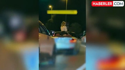Görüntüler İstanbul'dan! Araçtaki kadını izlemek isteyen sürücüler trafiğe neden oldu