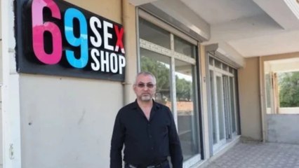 Dükkanını kiraya vermek istedi, komşular engel oldu: Sex shop açarak karşılık verdi