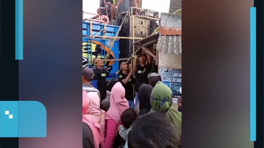 Viral! Sound Horeg Berulah Lagi, Atap Warung Warga di Jember Dirusak Demi Truk Bisa Lewat