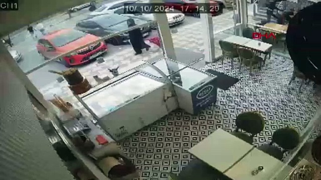 İstanbul- Başakşehir'de dehşet anları: Maskeli saldırgan rastgele 3 kişiyi bıçakladı