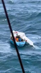 Cecina, barca disalberata. Paura per quattro turisti