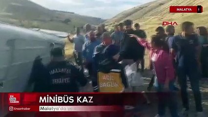 Malatya'da yolcu minibüsü devrildi