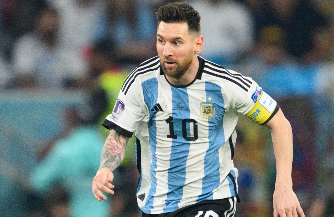 Lionel Messi blamed the soaking wet pitch for Argentina's 1-1 draw against Venezuela in their World Cup qualifier