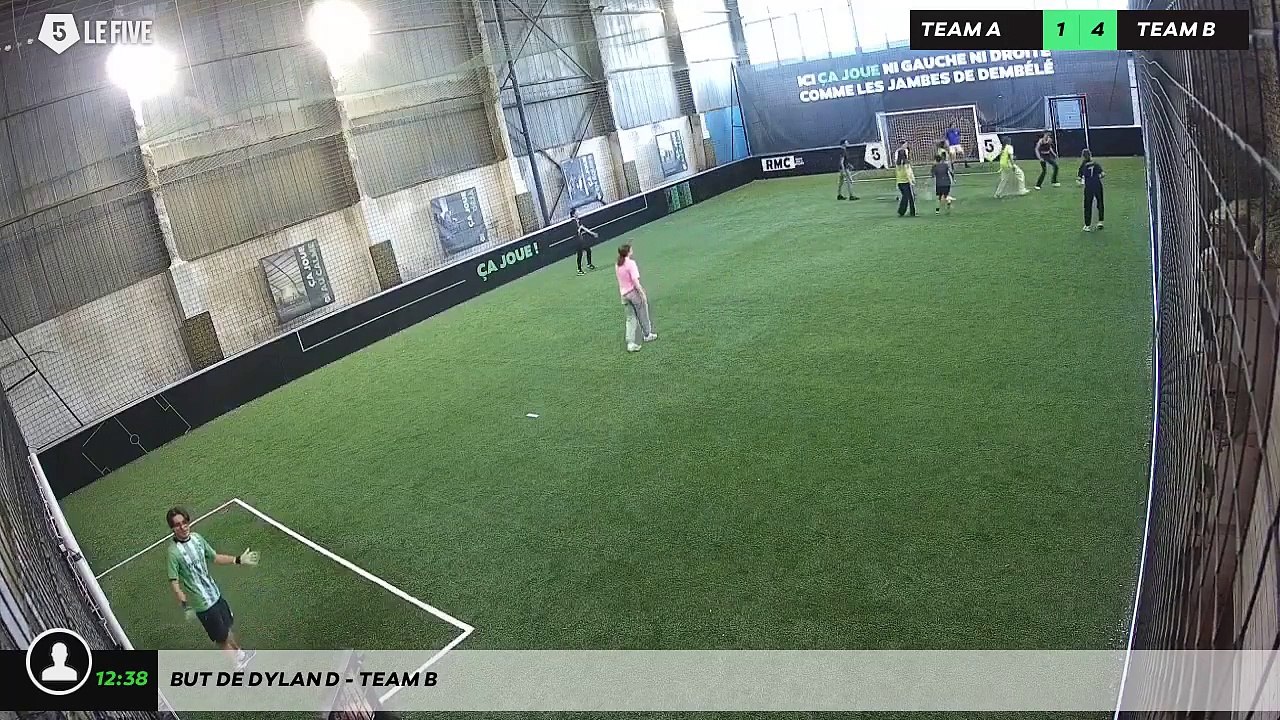 But de Dylan D - Team B