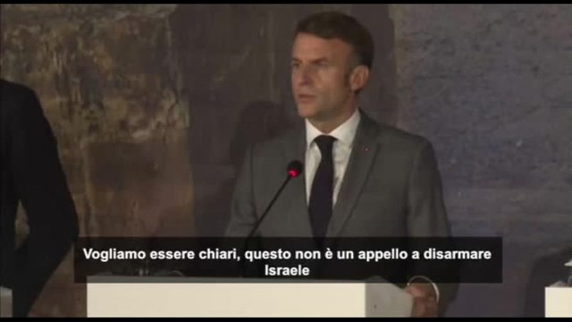 Macron: Inaccettabile che Israele prenda deliberatamente di mira UNIFIL