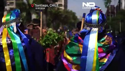 Santiago'da her yıl düzenlenen Mapuche yerlilerine destek yürüyüşünde protestocular polisle çatıştı