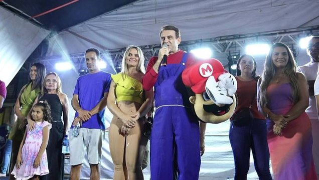 Fantasiado de Super Mario, Bal surpreende na comemoração do Dia das Crianças em São José de Piranhas