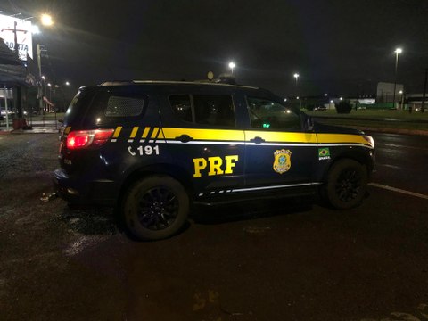PRF realiza operação no Trevo do Guarujá em Cascavel