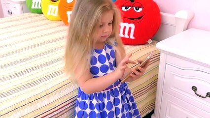 Diana makes Make up for Baby Doll